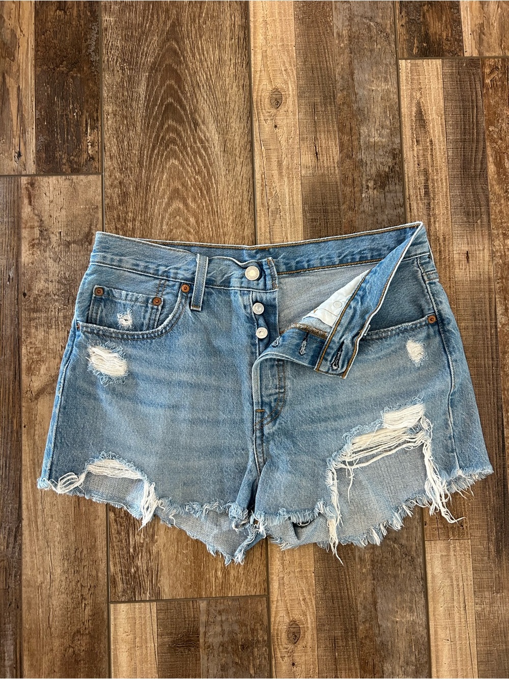 High Rise Levi’s Denim Shorts - Picture 1 of 3